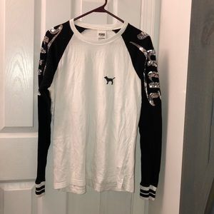 🌟BNWOT- PINK Victoria’s Secret Long Sleeve Shirt